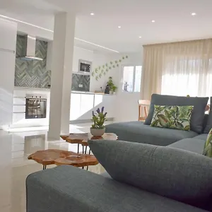 https://nivaria-sunset.in-canary-islands.com